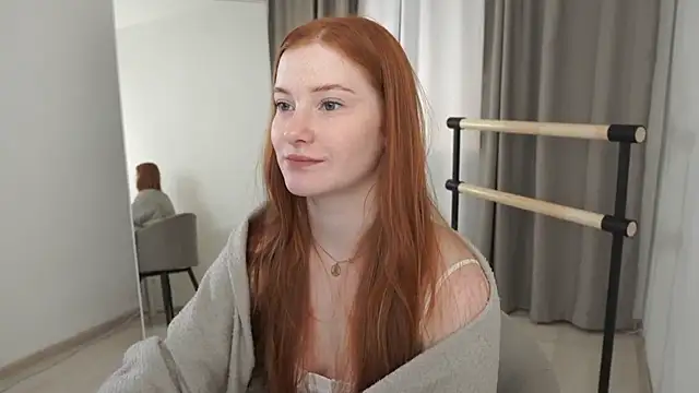 FiaMoor online show from November 27, 2025, 5:52 am