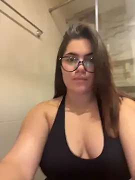 Snapshot of Valenhill@xh chatting on July 26, 2026, 3:35 am Valenhillxh online show from July 26, 2026, 3:35 am