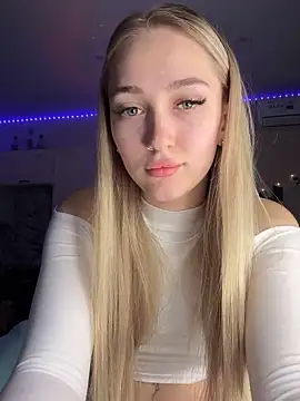 Snapshot of Good__Girl_ chatting on October 16, 2025, 6:27 pm Good Girl online show from October 16, 2025, 6:27 pm