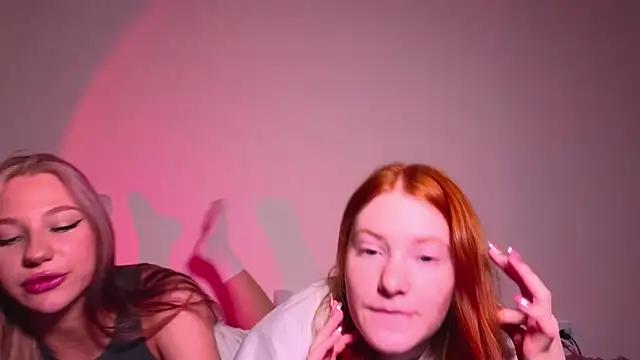 Snapshot of MiaKeler chatting on December 13, 2024, 10:02 pm MiaKeler online show from December 13, 2024, 10:02 pm