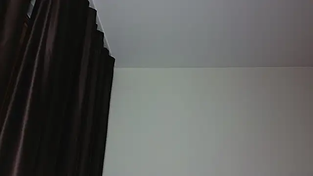 Snapshot of MiaKeler chatting on February 12, 2025, 9:43 pm MiaKeler online show from February 12, 2025, 9:43 pm