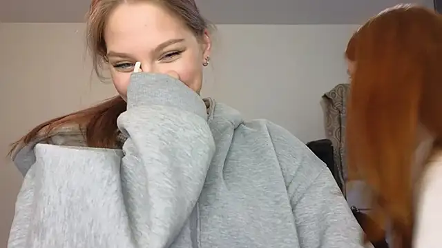 Snapshot of MiaKeler chatting on February 18, 2025, 5:53 pm MiaKeler online show from February 18, 2025, 5:53 pm