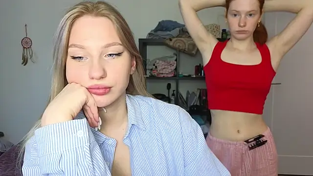 Snapshot of MiaKeler chatting on March 12, 2025, 3:18 pm MiaKeler online show from March 12, 2025, 3:18 pm