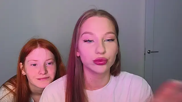 Snapshot of MiaKeler chatting on February 7, 2025, 8:42 pm MiaKeler online show from February 7, 2025, 8:42 pm