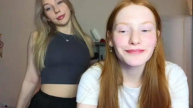 Snapshot of MiaKeler chatting on March 19, 2025, 5:17 pm MiaKeler online show from March 19, 2025, 5:17 pm