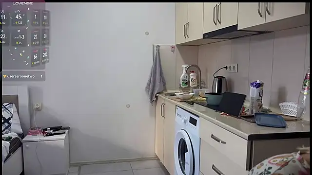 Snapshot of ShiroiFubuki chatting on October 3, 2025, 12:50 pm ShiroiFubuki online show from October 3, 2025, 12:50 pm