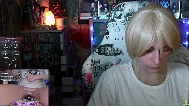 Snapshot of ShiroiFubuki chatting on March 20, 2025, 6:53 pm ShiroiFubuki online show from March 20, 2025, 6:53 pm