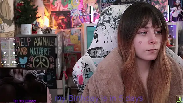 Snapshot of ShiroiFubuki chatting on February 15, 2025, 12:54 pm ShiroiFubuki online show from February 15, 2025, 12:54 pm