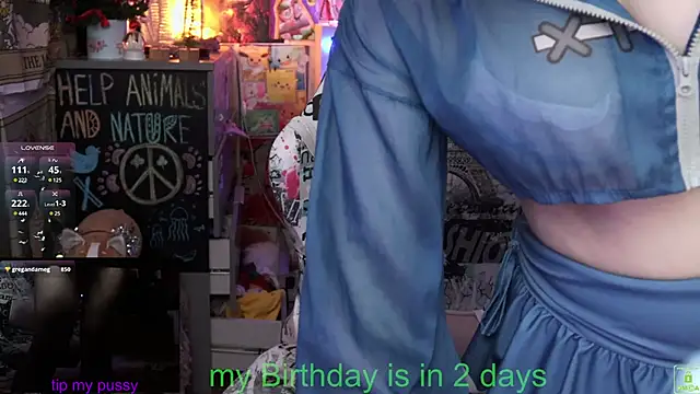 Snapshot of ShiroiFubuki chatting on February 18, 2025, 8:36 pm ShiroiFubuki online show from February 18, 2025, 8:36 pm