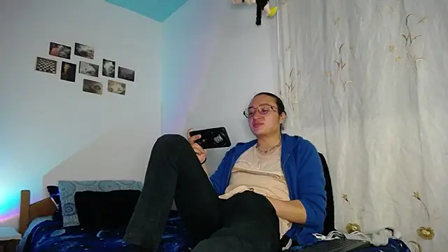 Snapshot of monkeywillwhite chatting on February 19, 2026, 3:03 am monkeywillwhite online show from February 19, 2026, 3:03 am