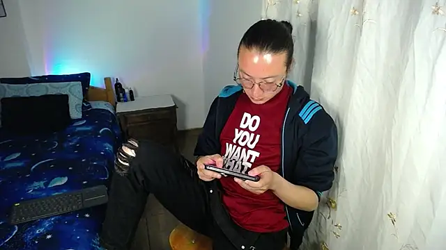 Snapshot of monkeywillwhite chatting on February 14, 2026, 4:02 am monkeywillwhite online show from February 14, 2026, 4:02 am