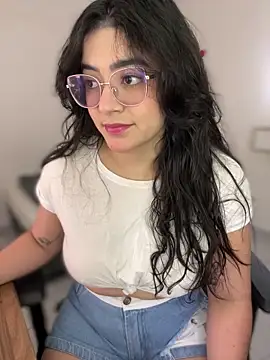 Snapshot of Lia_flowers chatting on February 9, 2026, 11:14 pm Lia flowers online show from February 9, 2026, 11:14 pm