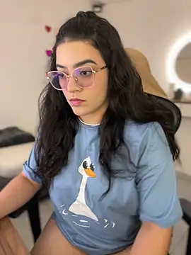 Snapshot of Lia_flowers chatting on February 18, 2026, 11:01 pm Lia flowers online show from February 18, 2026, 11:01 pm