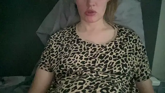 vanessa4you online show from October 15, 2025, 4:11 am