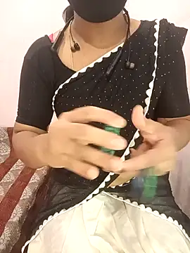 Snapshot of Mallu-Gayathri_Arun chatting on September 16, 2025, 5:08 am Mallu-Gayathri Arun online show from September 16, 2025, 5:08 am