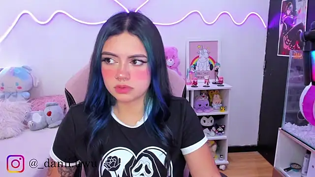 CuteDani  online show from September 10, 2025, 9:03 pm