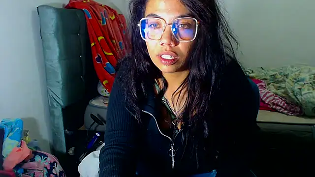 AmaraRoberts420 online show from December 14, 2025, 1:56 am