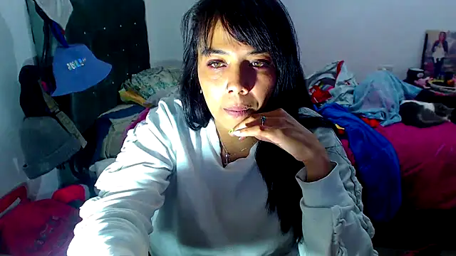 Snapshot of AmaraRoberts420 chatting on September 14, 2025, 12:22 am AmaraRoberts420 online show from September 14, 2025, 12:22 am