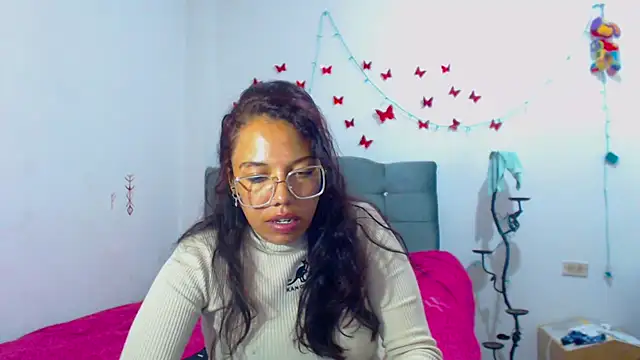 Snapshot of AmaraRoberts420 chatting on March 18, 2025, 10:37 pm AmaraRoberts420 online show from March 18, 2025, 10:37 pm