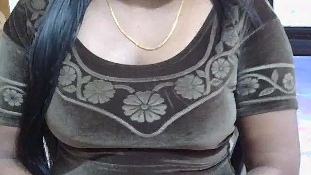 Snapshot of esita_1212 chatting on March 25, 2026, 3:17 am esita 1212 online show from March 25, 2026, 3:17 am