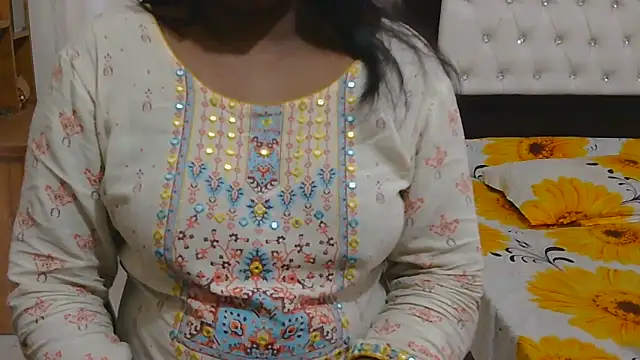 Snapshot of esita_1212 chatting on May 30, 2026, 1:45 am esita 1212 online show from May 30, 2026, 1:45 am