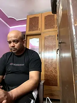 Dick 6inches online show from October 28, 2025, 11:58 pm