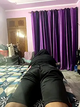 Dick 6inches online show from October 2, 2025, 1:14 pm