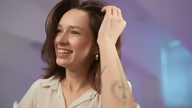 Snapshot of VivianLy_ chatting on January 9, 2025, 11:03 am VivianLy  online show from January 9, 2025, 11:03 am