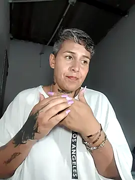 Snapshot of Yessi_rousse chatting on April 25, 2026, 5:32 pm Yessi rousse online show from April 25, 2026, 5:32 pm