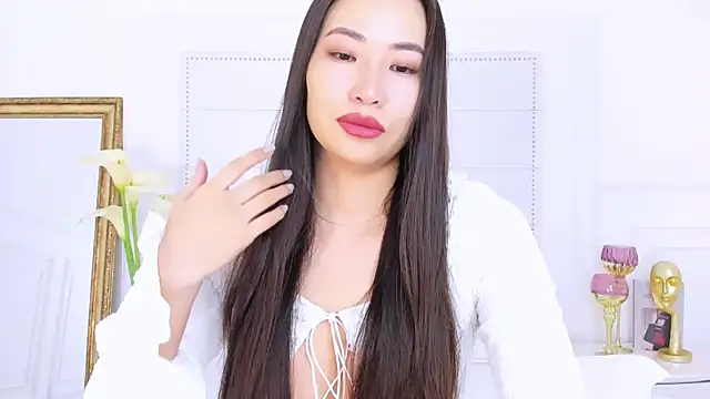 Snapshot of NaomiYuu chatting on February 22, 2025, 2:17 am NaomiYuu online show from February 22, 2025, 2:17 am