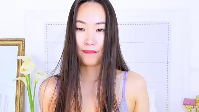 Snapshot of NaomiYuu chatting on March 2, 2025, 2:19 am NaomiYuu online show from March 2, 2025, 2:19 am