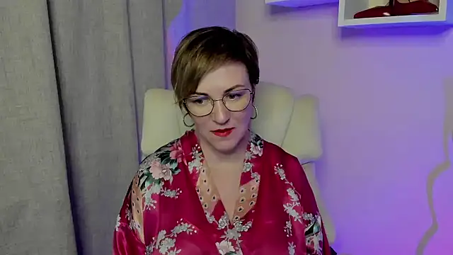 feliziaDesire online show from June 19, 2026, 8:20 am