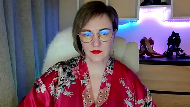 feliziaDesire online show from February 3, 2026, 1:49 pm