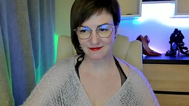 feliziaDesire online show from February 11, 2026, 6:08 pm