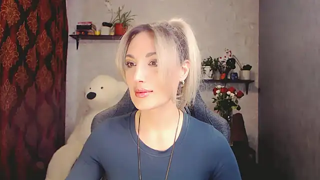 MillaXQueen online show from March 10, 2025, 9:56 am