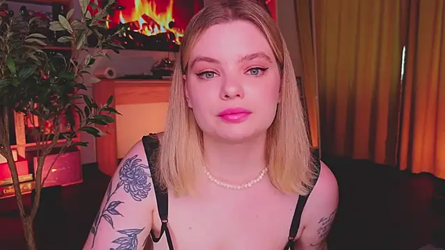 Hottie Jane online show from June 28, 2026, 3:29 pm