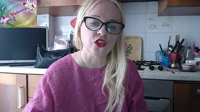 martachatte online show from October 1, 2025, 8:41 am