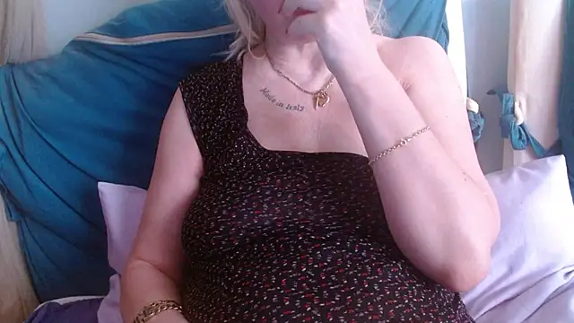 Snapshot of martachatte chatting on May 6, 2026, 8:29 am martachatte online show from May 6, 2026, 8:29 am