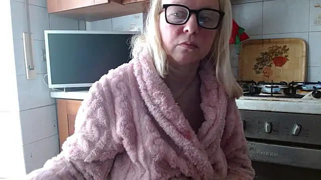 Snapshot of martachatte chatting on April 24, 2026, 6:48 am martachatte online show from April 24, 2026, 6:48 am