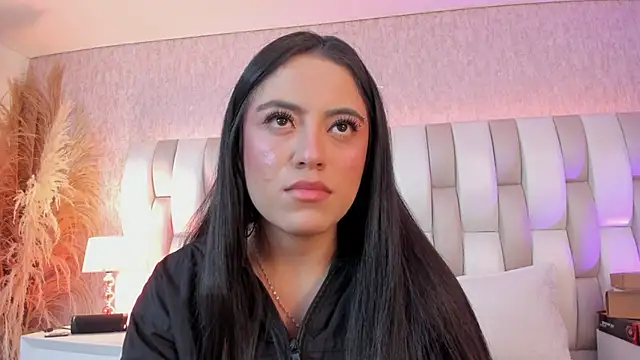 Snapshot of Rebeca_jones chatting on February 20, 2026, 12:07 pm Rebeca jones online show from February 20, 2026, 12:07 pm