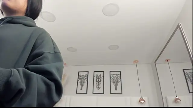 Rebeca jones online show from October 2, 2025, 12:08 pm