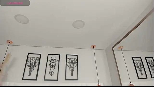 Rebeca jones online show from September 24, 2025, 12:11 pm