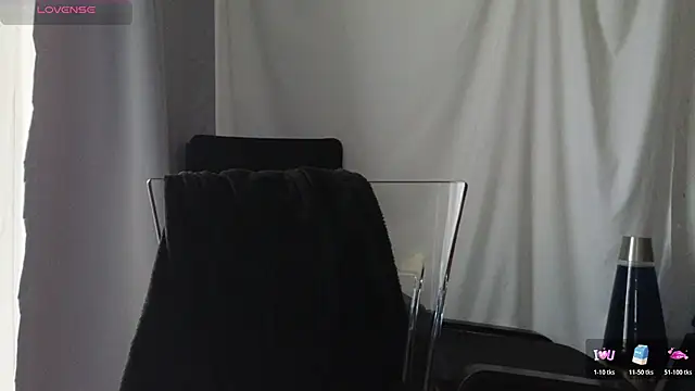 Mia G0ld online show from January 12, 2026, 1:29 pm