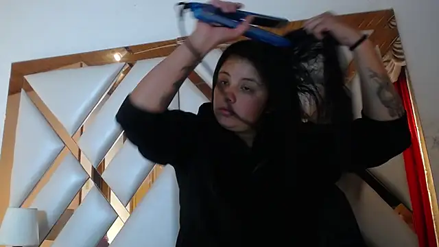 nathaly low1 online show from April 21, 2026, 12:45 pm