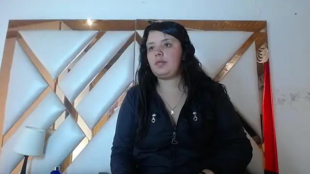 nathaly low1 online show from May 15, 2026, 1:09 pm