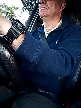 stiffandlubedxh online show from April 9, 2026, 9:32 pm