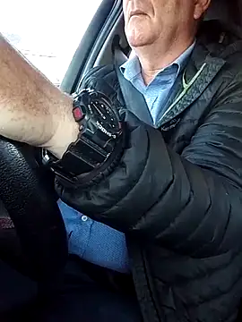 stiffandlubedxh online show from February 1, 2026, 8:18 pm