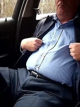 stiffandlubedxh online show from October 19, 2025, 9:17 pm