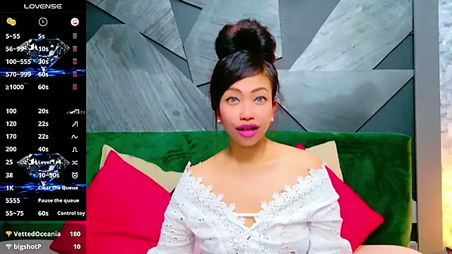 ElyaQuinn online show from March 8, 2025, 12:41 pm