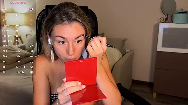 Snapshot of DannaEvan chatting on June 26, 2026, 9:42 pm DannaEvan online show from June 26, 2026, 9:42 pm